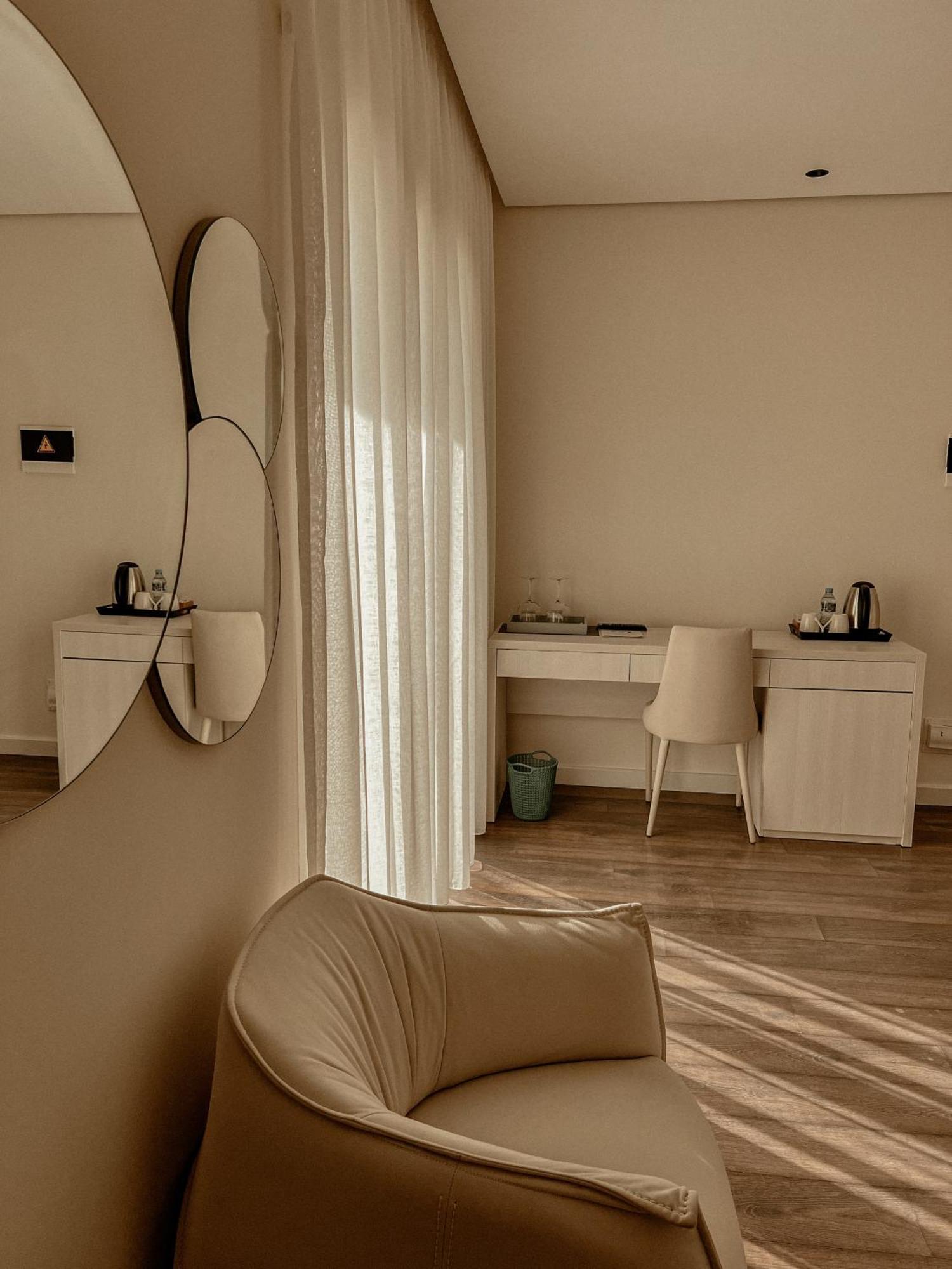 Maxi Hotel *